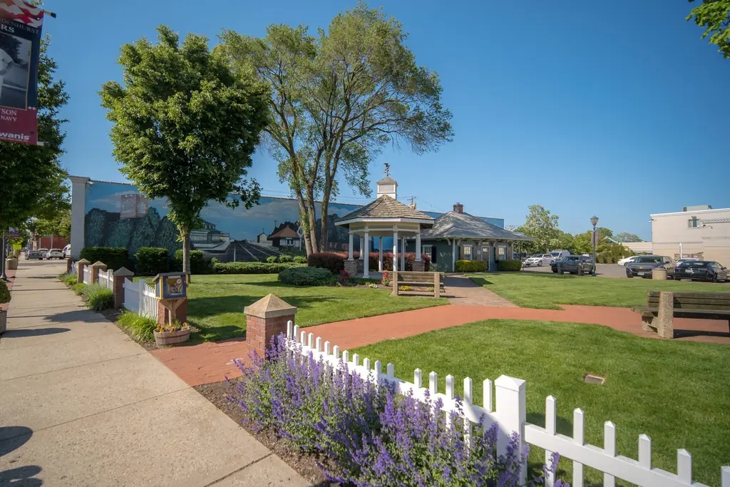 Lindenhurst Christmas Kindlmarket 2026 — image from the organizer’s event page